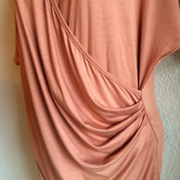 💛Karen Kane asymmetry hem Top S💛 - Picture 3 of 4