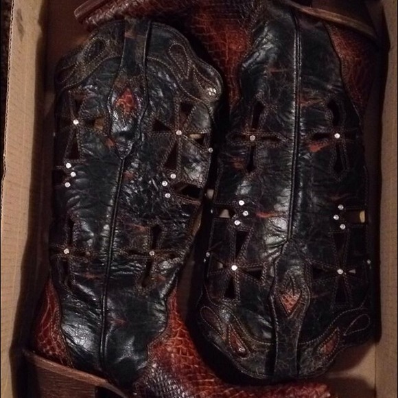 Corral boots REDUCED