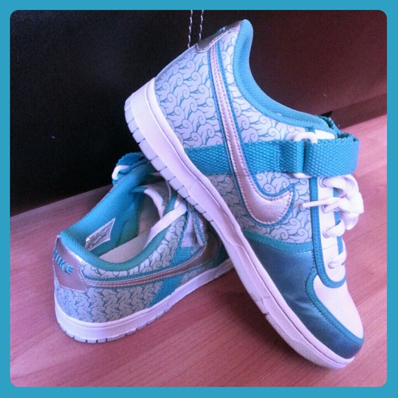 BLUE NIKES