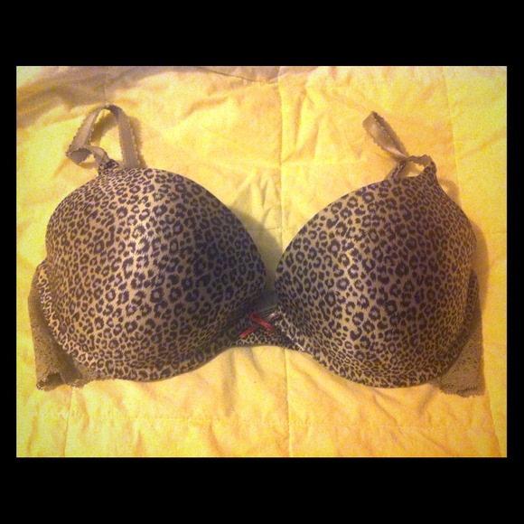 🔴SOLD🔴Maidenform leopard push up bra.
