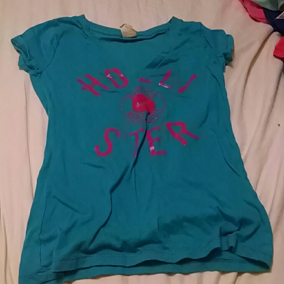Cute Hollister tee