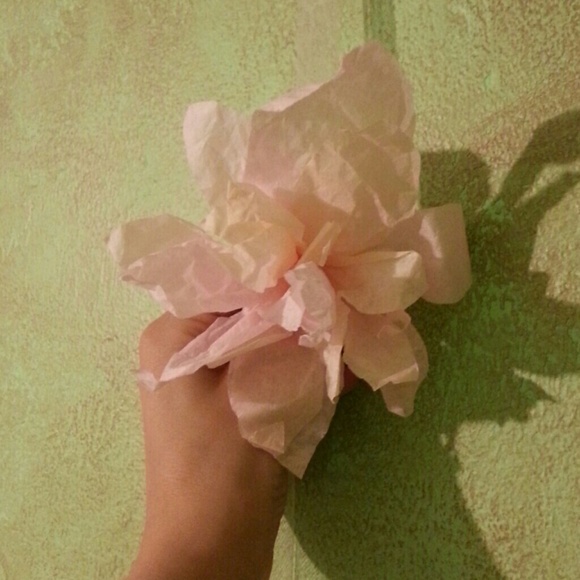 Handmade paper flowers - Picture 2 of 4