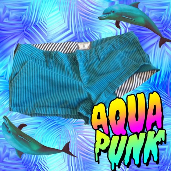 💂 Blue and Black Stripped Volcom Shorts 💂