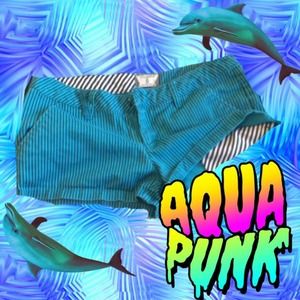 💂 Blue and Black Stripped Volcom Shorts 💂