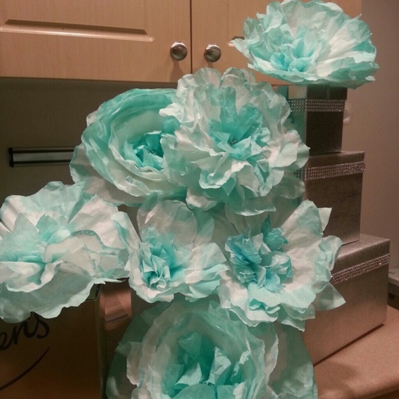 Paper flowers  choose your colors. - Picture 3 of 4