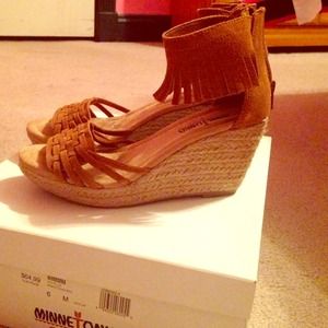Suede wedge shoe
