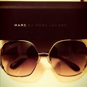 RESERVED!!! Marc Jacobs sunglasses