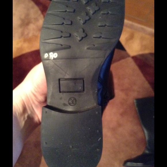 ✂️✂️✂️REDUCED✂️✂️✂️Cinzia Soft~Black Boots - Picture 4 of 5