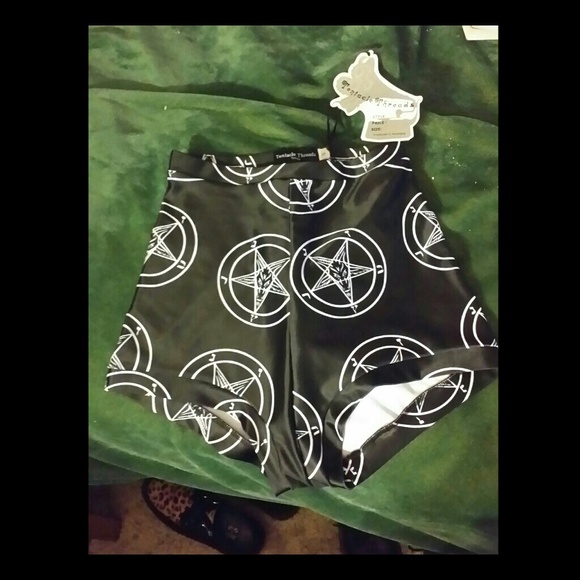 Pentagram high waisted short shorts