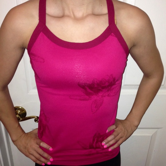 💙SOLD SOLD 💙Lululemon Ujjayi Y Back Tank Size 4
