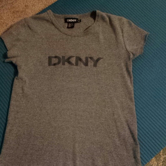 DKNY shirt. Grey s/p