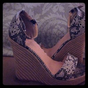 Python ankle-strap espadrilles wedge