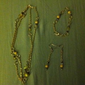 Unique necklace earring bracelet set!