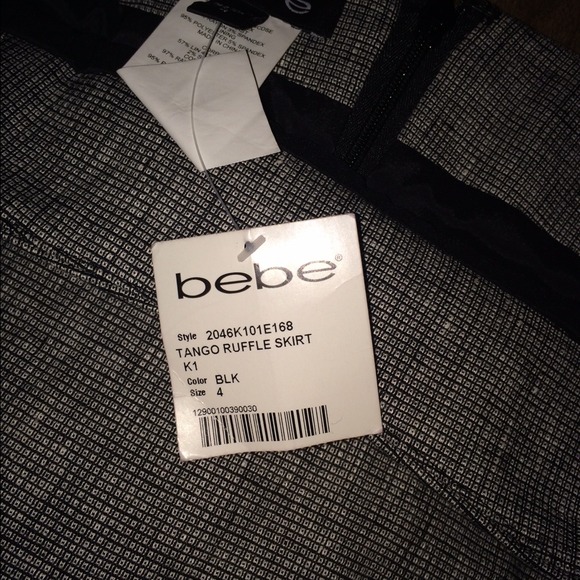 Bebe Grey and black ruffle linen and spandex skirt - Picture 2 of 2