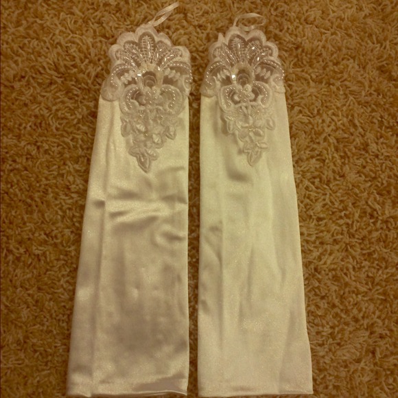 Wedding gloves