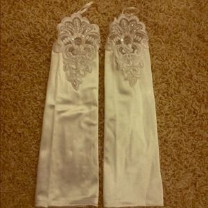 Wedding gloves