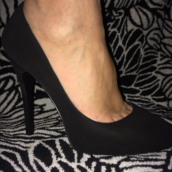 "SOLD" *New* Aldo heels/boots - Picture 2 of 4