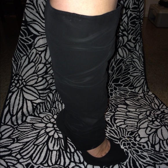 "SOLD" *New* Aldo heels/boots - Picture 3 of 4