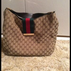 REDUCED AGAIN ✨AUTHENTIC ✨GUCCI HANDBAG 👜