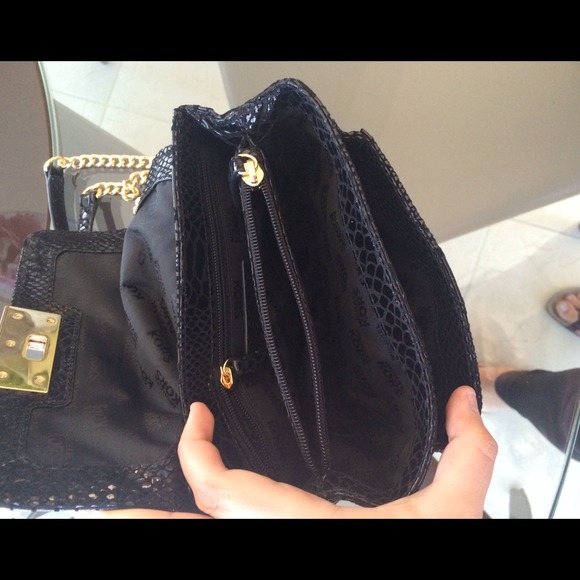 SOLD. Brand new Michael Kors shoulder flap bag - Picture 3 of 4