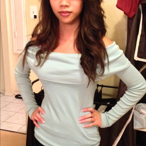 Express Tops - Traded Express Light blue off the shoulder