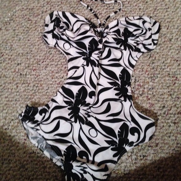 🚫SOLD🚫One piece swimsuit