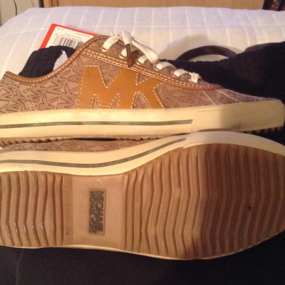 Cute Michael kors skippies - Picture 3 of 3