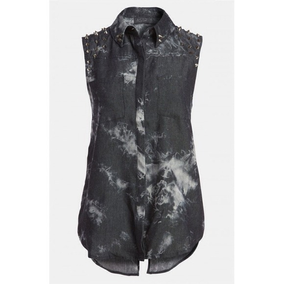 ASTR Studded High/Low Denim Blouse