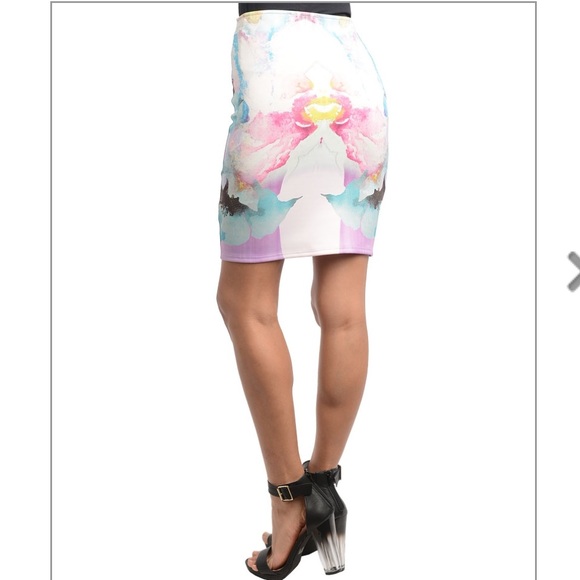 Watercolor skirt - Picture 3 of 3