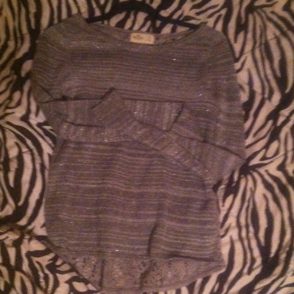 *reserved* Grey hollister sweater