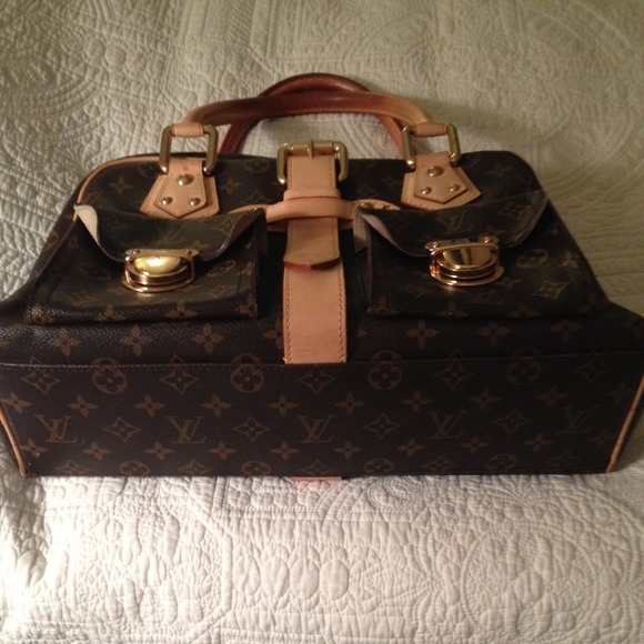 Authentic Louis Vuitton Manhattan GM - Picture 3 of 8