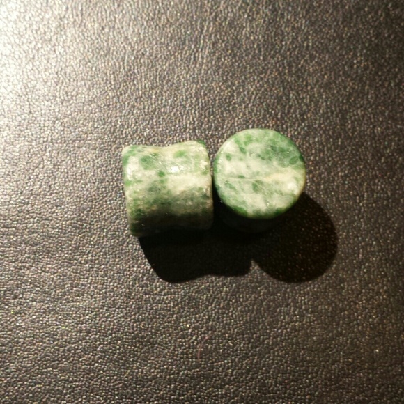 Size 00 aventurite stone plugs / gauges