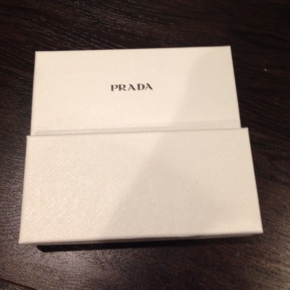 Box - Picture 3 of 3