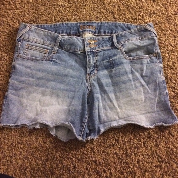 Decree denim shorts