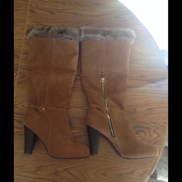 Sold - Picture 3 of 4