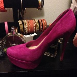 Jessica Simpson pumps