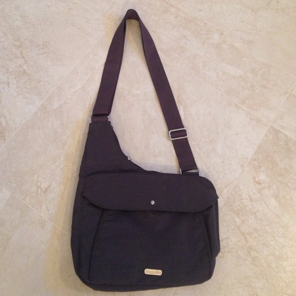 NWOT Baggallini Promenade cross body bag