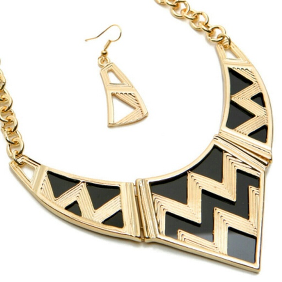 Chevron Jewelry - NEW!!!!Black/Gold Chevon Necklace with Earring Set