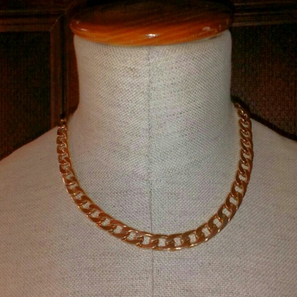 Gold chain necklace