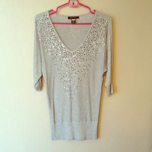 Silver light-weight sweater w/ two-tone sequins