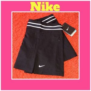 Nike black tennis skort