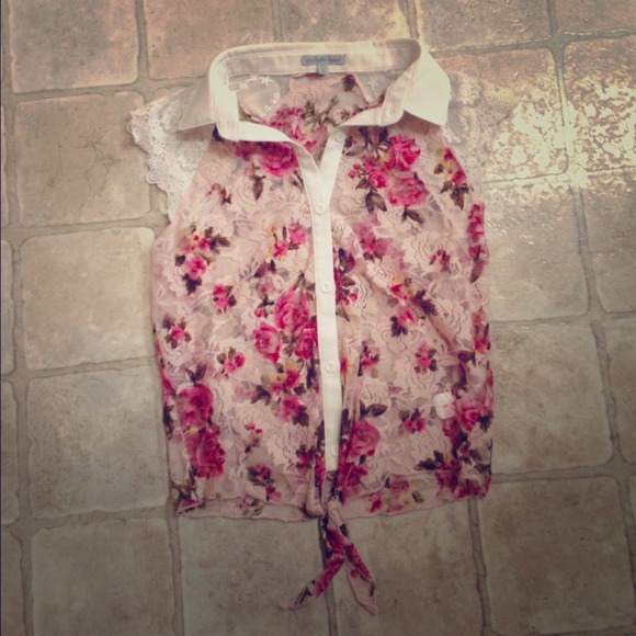 Floral lace top
