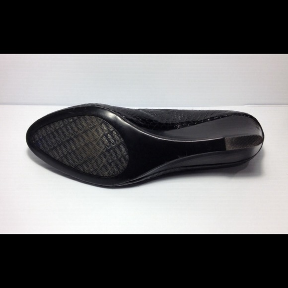 NWOB Box Calvin Klein Snakeskin Wedge 9.5 - Picture 3 of 4