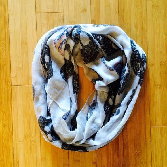 SKULL SCARF - Picture 2 of 4