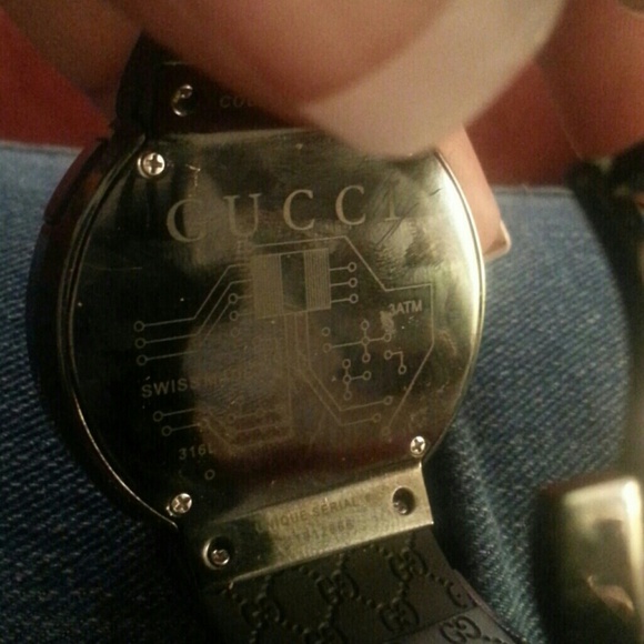 100% AUTHENTIC GUCCI watch - Picture 2 of 3