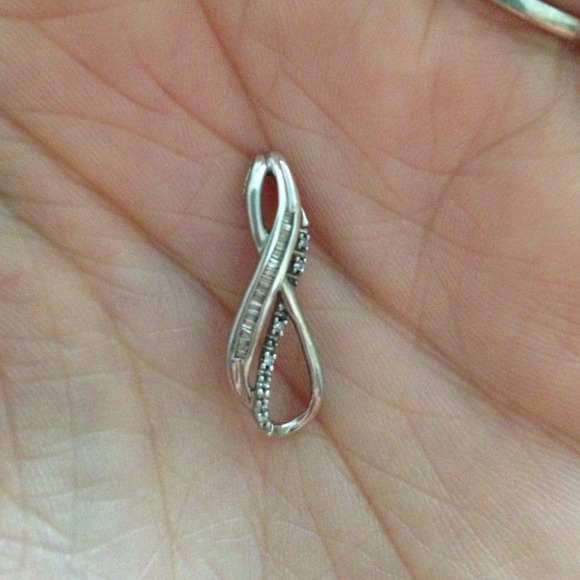 Diamond infinity necklace pendant