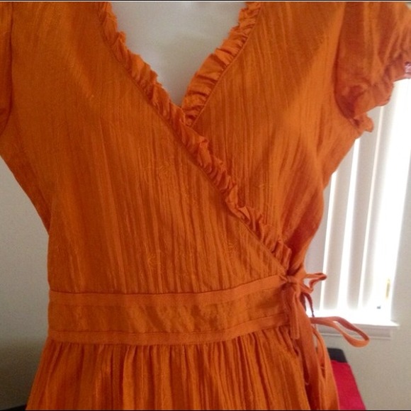 Wrap top w dbl ties, perfect cond - Picture 2 of 4