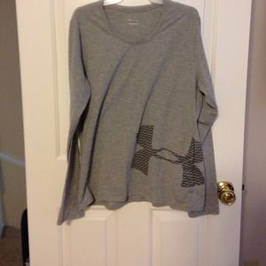 🚨🚨SOLD🚨🚨Long sleeve under amour t shirt