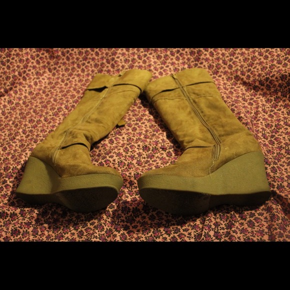 Camel tan faux suede knee wedge buckle cuff boot - Picture 4 of 4