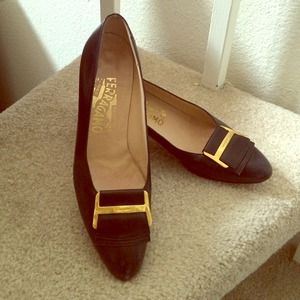 Vintage Ferragamo Pump